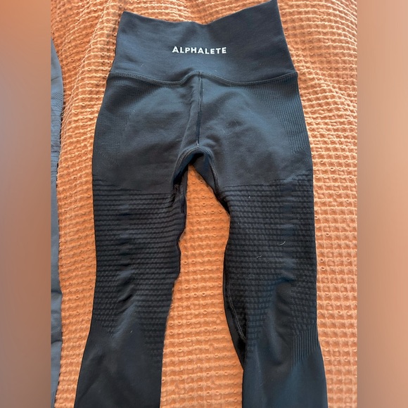 Alphalete Pants - Alphalete halo leggings, colour black, size small
